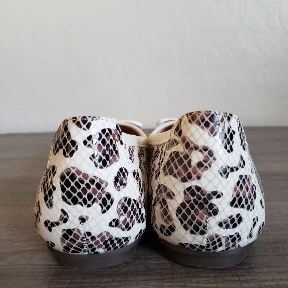 Vionic Minna Leopard Snake Print Ballet Flats Lea… - image 4